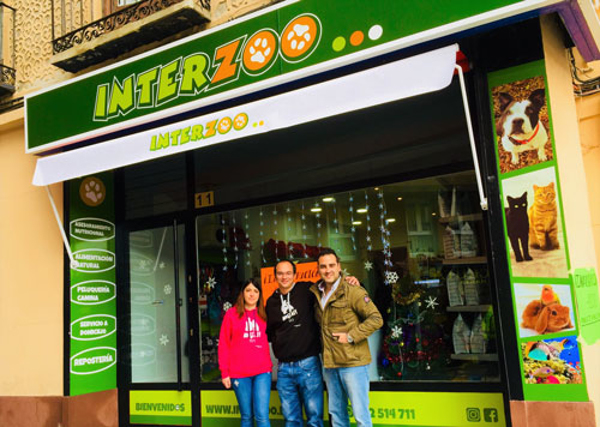 La franquicia para mascotas INTERZOO abre una nueva tienda en Segovia