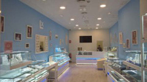 Luxenter presenta en EXPOFRANQUICIA su modelo de franquicia