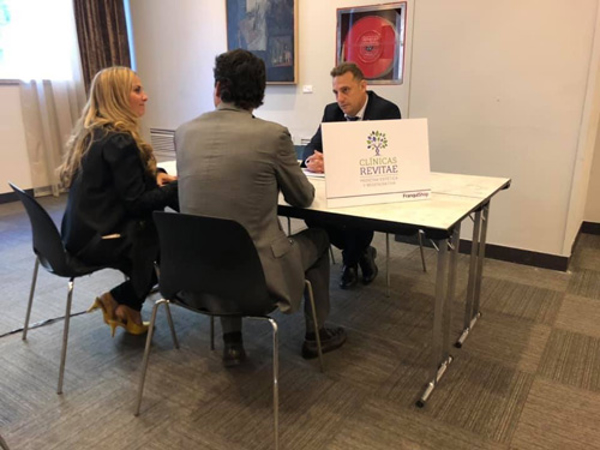 El concepto de excelencia de la franquicia Clínicas Revitae asombra en Franquishop Madrid