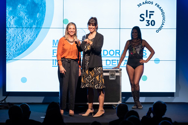 Virginia Donado recibe el premio a la Mujer Franquiciadora más Influyente del Año