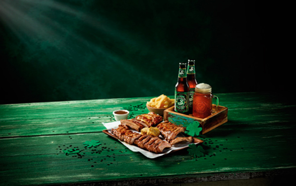 El dúo Ribs and Beers en franquicia Ribs para Saint Patrick´s day
