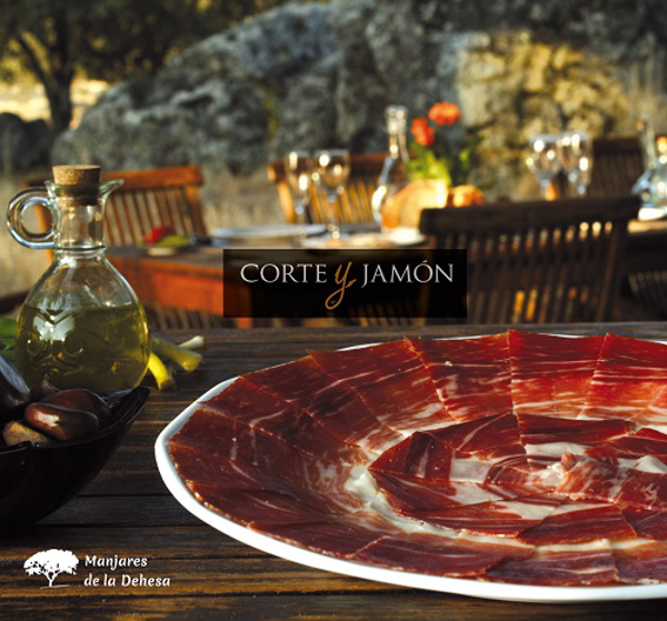 Corte y Jamón, ofrece una amplia variedad de derivados del cerdo ibérico en todas sus franquicias.