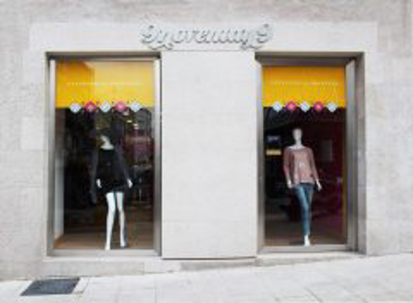 Las franquicias 9Noventay9 reciben apoyo por parte de la central.