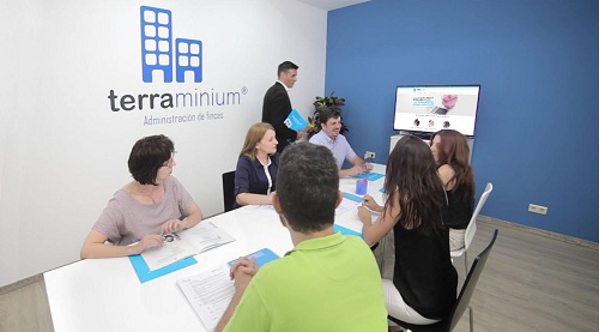 Terraminium franquicias ofrece juntas de vecinos virtuales y gestiones por Whatsapp