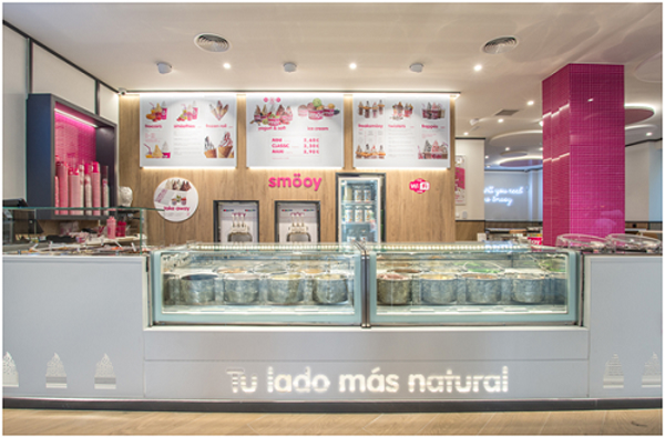 Smöoy inaugura en Murcia smöoy cream, una nueva línea de negocio, que llega con nueva imagen a la franquicia..