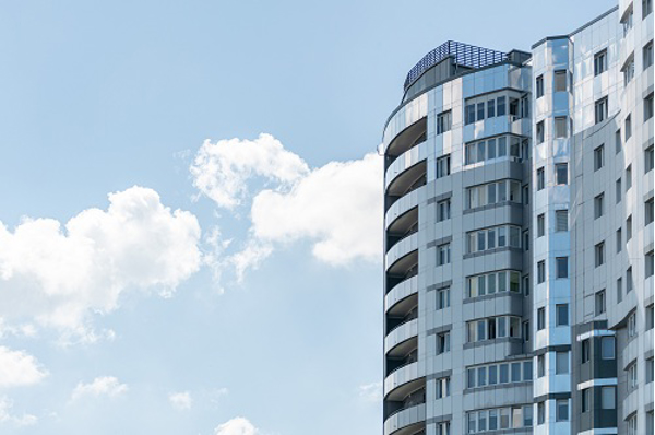 La Franquicia Aquí tu Reforma participa en un debate sobre el futuro urbanístico de L’Hospitalet