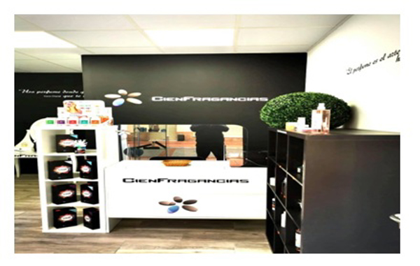 Nueva apertura de tienda Cien Fragancias en Burriana.