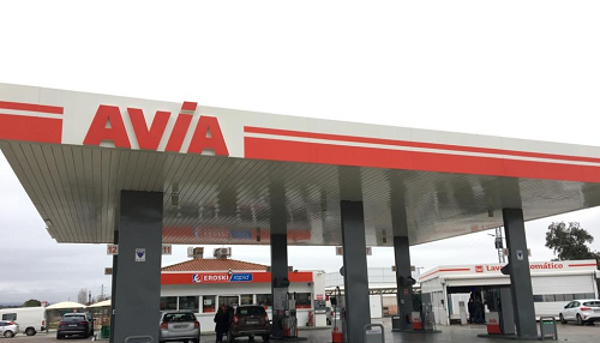 Eroski y Avia consolidan su acuerdo de expandir los supermercados franquicia Eroski  Rapid en las gasolineras del operador petrolífero