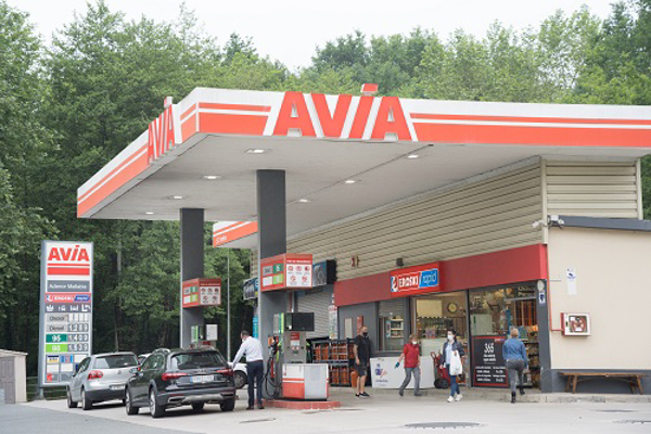 Eroski inaugura un nuevo supermercado franquiciado con la enseña “rapid” en la gasolinera Avia de la localidad vizcaína de Mallabia