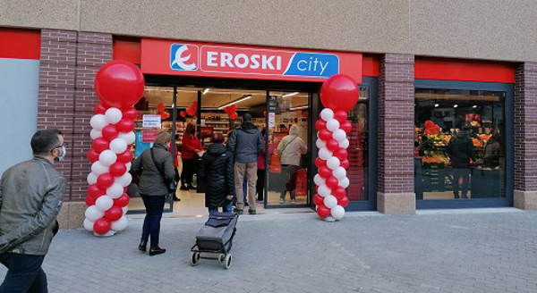 Eroski inaugura un nuevo supermercado franquicia en Valladolid.