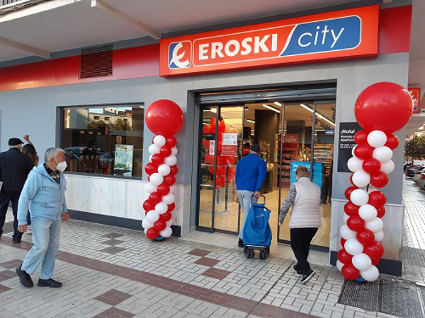 Eroski inaugura un nuevo supermercado franquicia en Málaga.