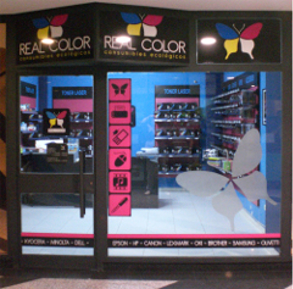 Real Color inaugura franquicia en Ourense 