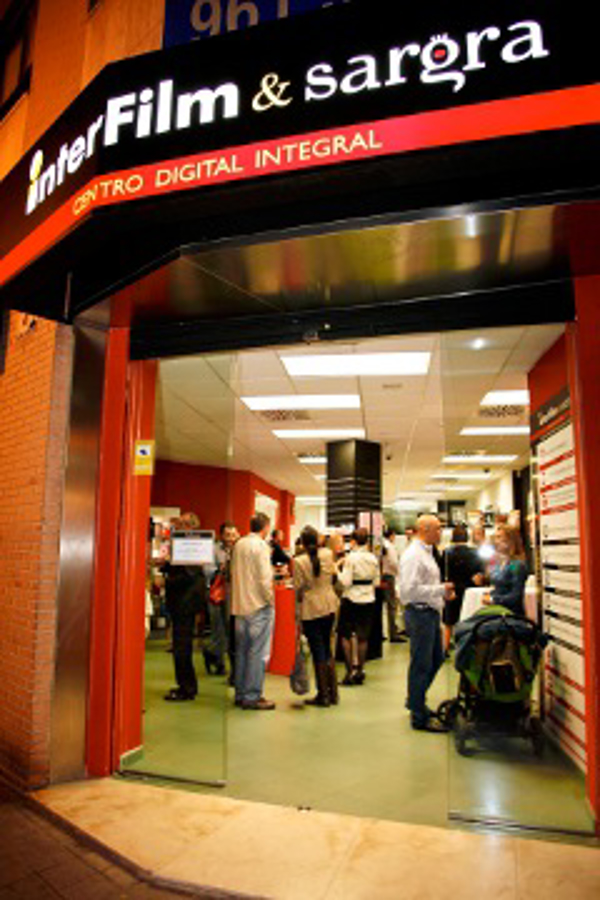 La franquicia Interfilm inaugura el mayor centro de fotografía de España
