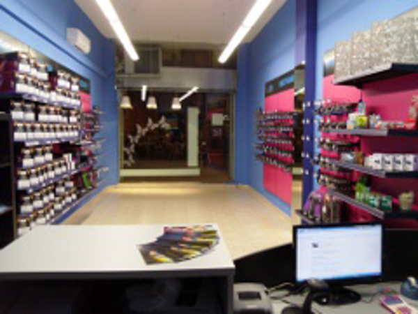 Real Color abre nueva franquicia en el centro de la ciudad de Tarragona