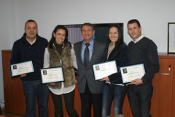 Ortorgados los diplomas de la franquicia Color Plus en sus tiendas de Lugo y Benaguasil