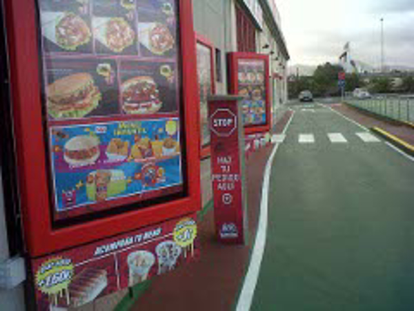 ADK inaugura su primera franquicia Auto Kebab