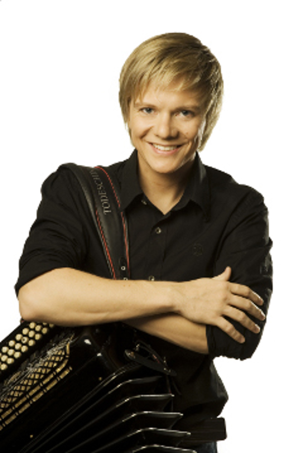 El concierto de Michel Teló es patrocinado por la franquicia Brasayleña