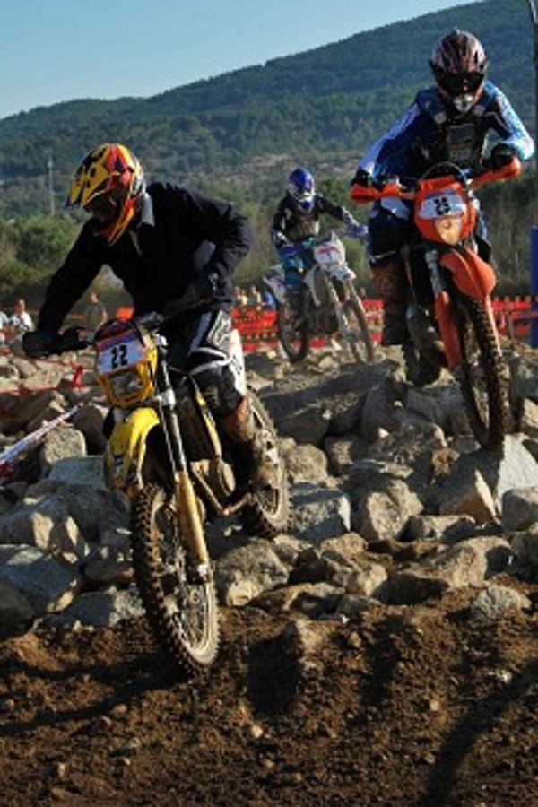 Las franquicias Los Álamos colaboran con el proyecto de T.T. Rutas Solidarias