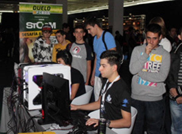 4.000 visitantes en el estand de las franquicias PCBOX en la Final Cup 2012 de la LVP