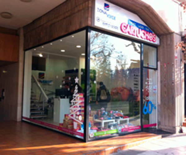 Zona Verde Consumibles abre su segunda franquicia en Granada